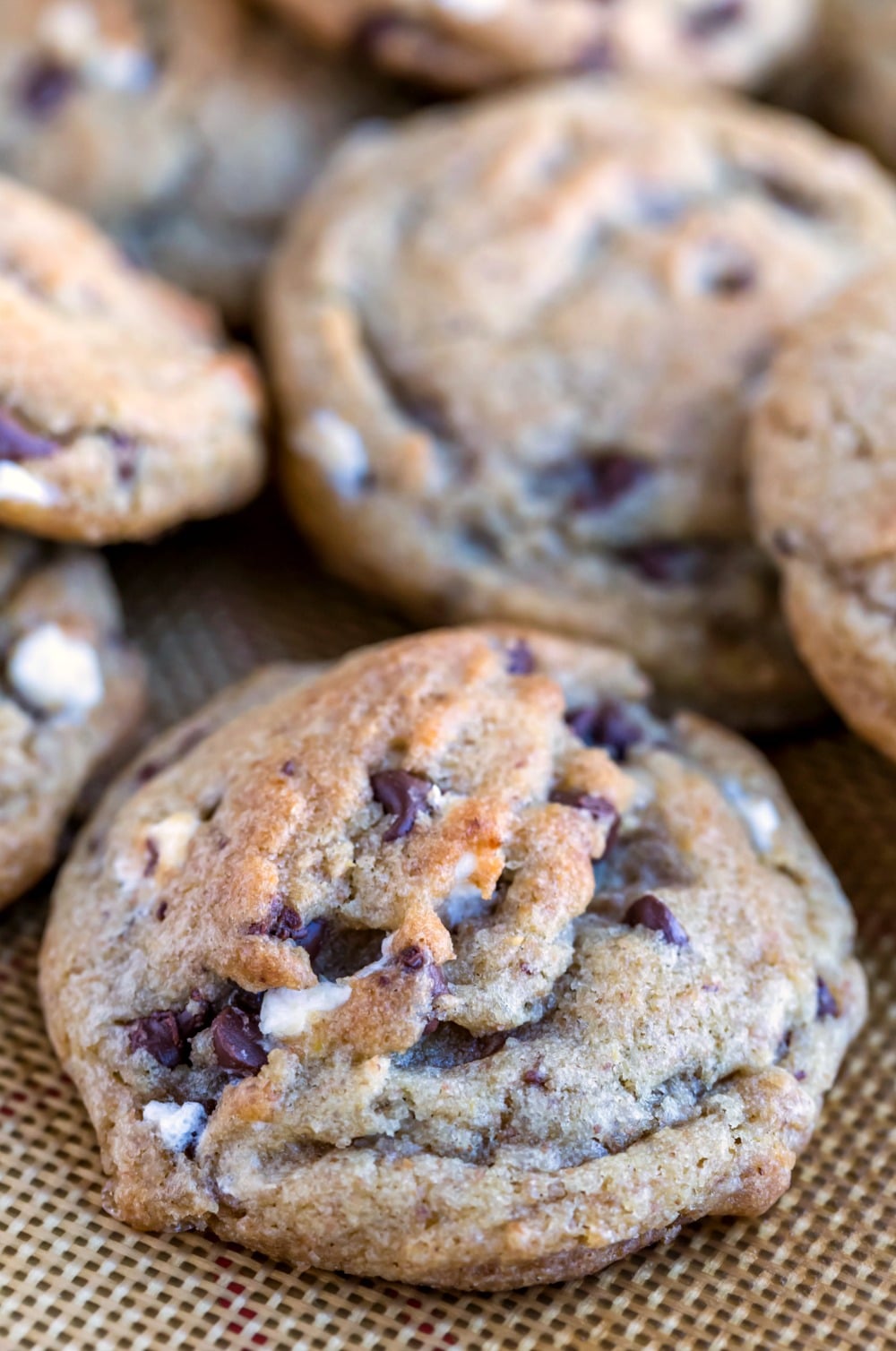 S'mores Cookies - I Heart Eating