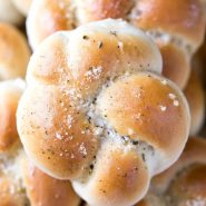 30 Minute Garlic Knots