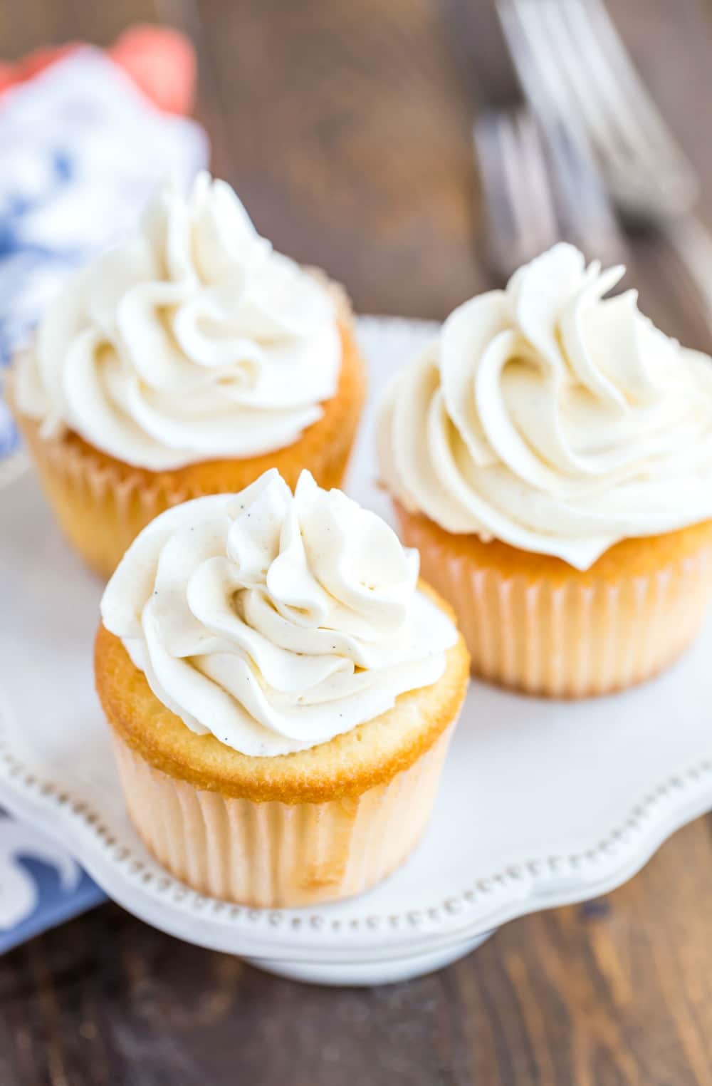 Vanilla Bean Whipped Buttercream Frosting I Heart Eating