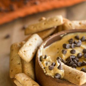 Pumpkin Chocolate Chip Cheesecake Dip