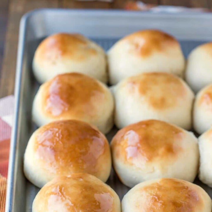 30 Minute Buttermilk Dinner Roll Recipe I Heart Eating