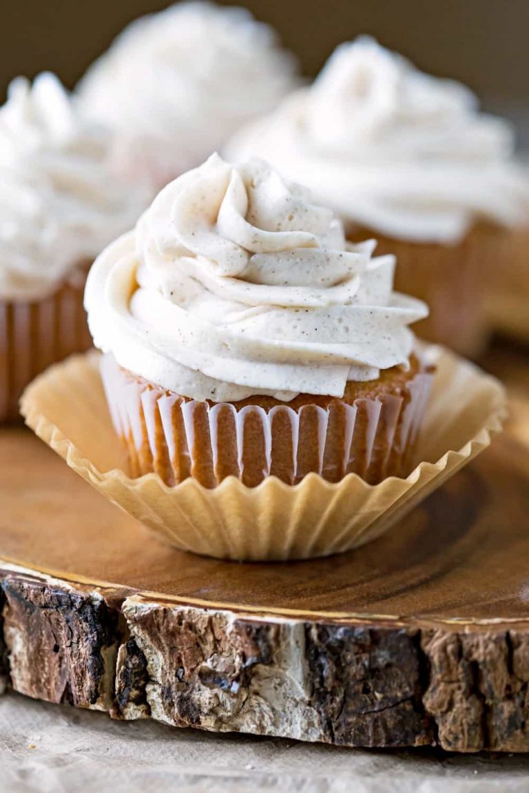 Whipped Cinnamon Buttercream Frosting I Heart Eating