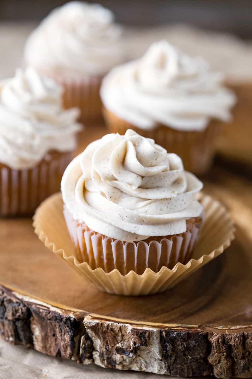 Whipped Cinnamon Buttercream Frosting 