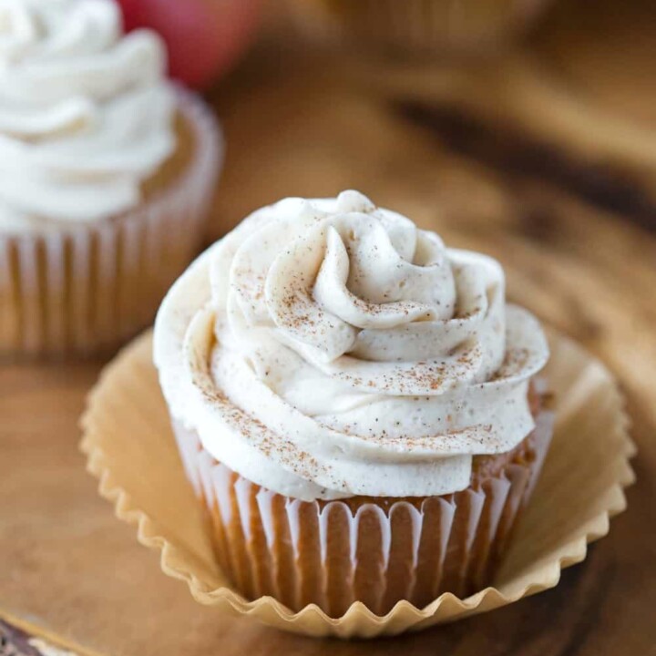 Whipped Cinnamon Buttercream Frosting I Heart Eating
