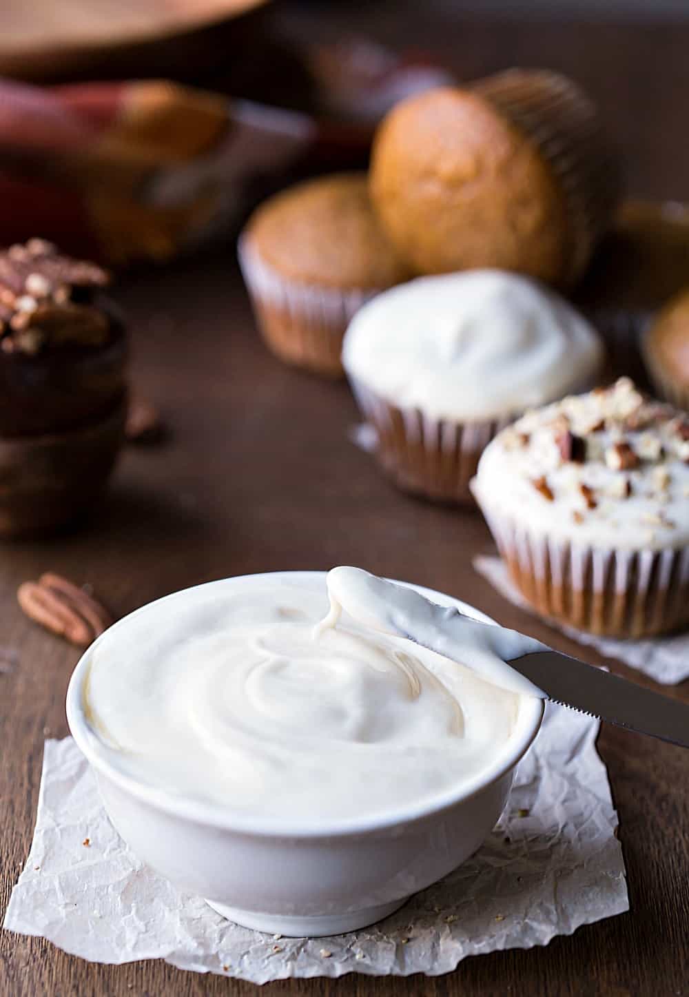 Maple Cream Cheese Frosting pumpkin spice cupcakes with maple cream cheese frosting - i heart Maple Cream Cheese Frosting pumpkin spice cupcakes with maple cream cheese frosting - i heart