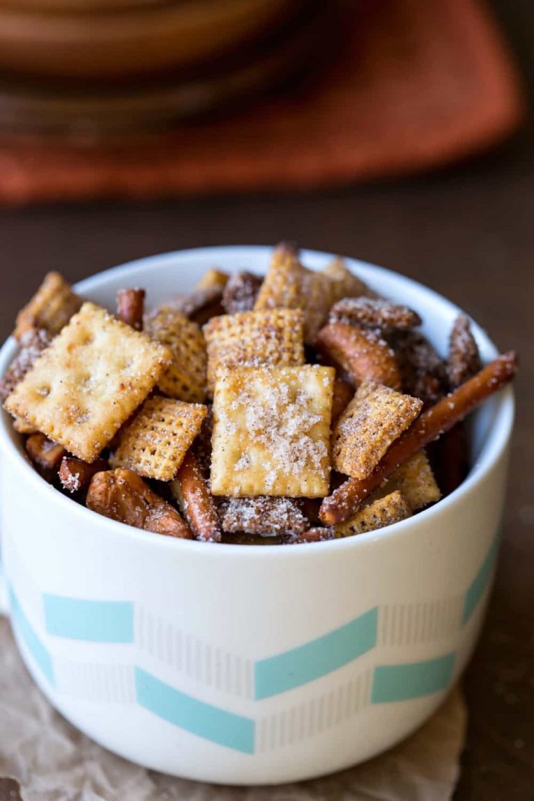 Cinnamon Sugar Sweet and Salty Chex Mix I Heart Eating