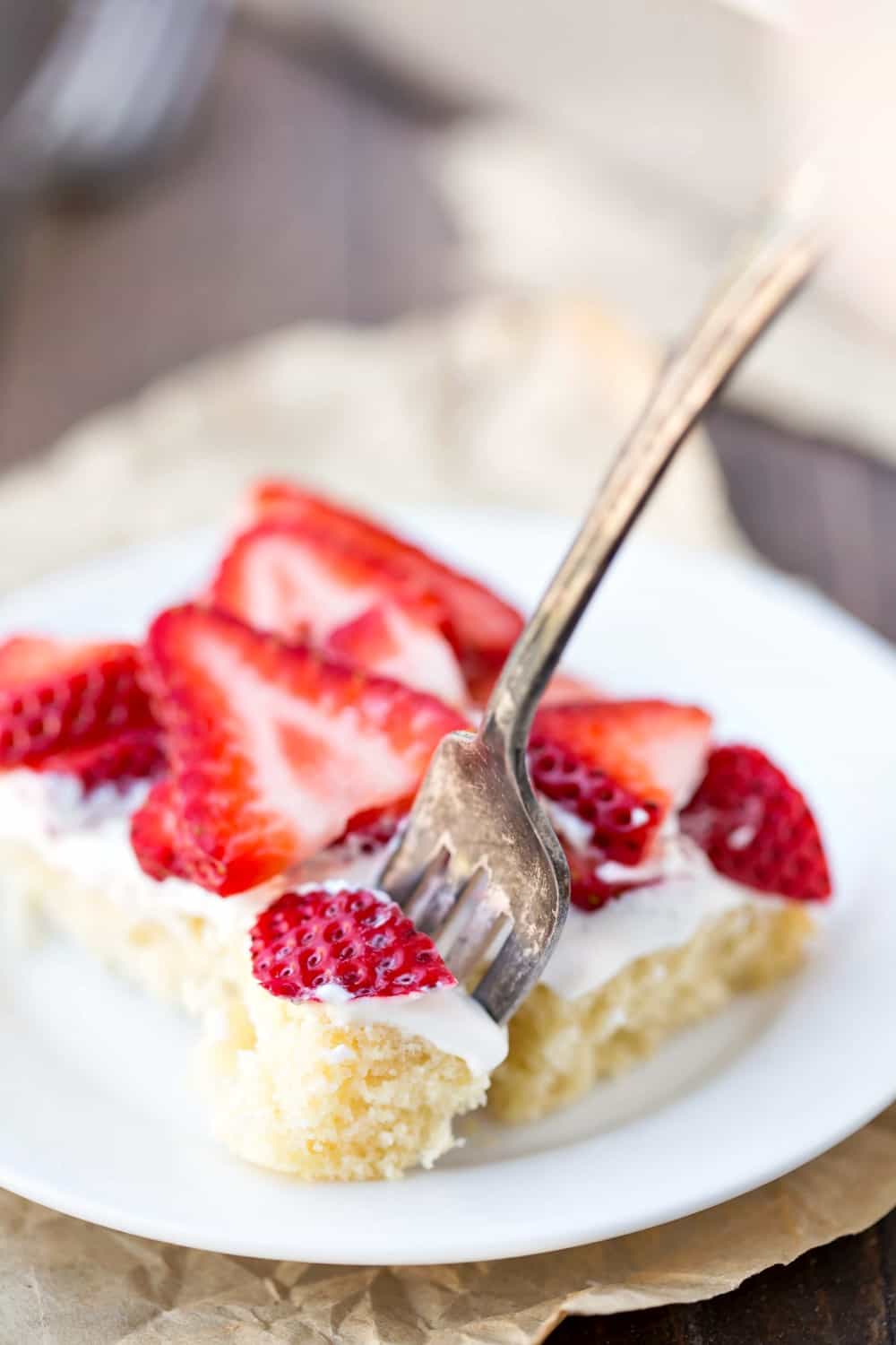 Strawberry Shortcake Bars - I Heart Eating