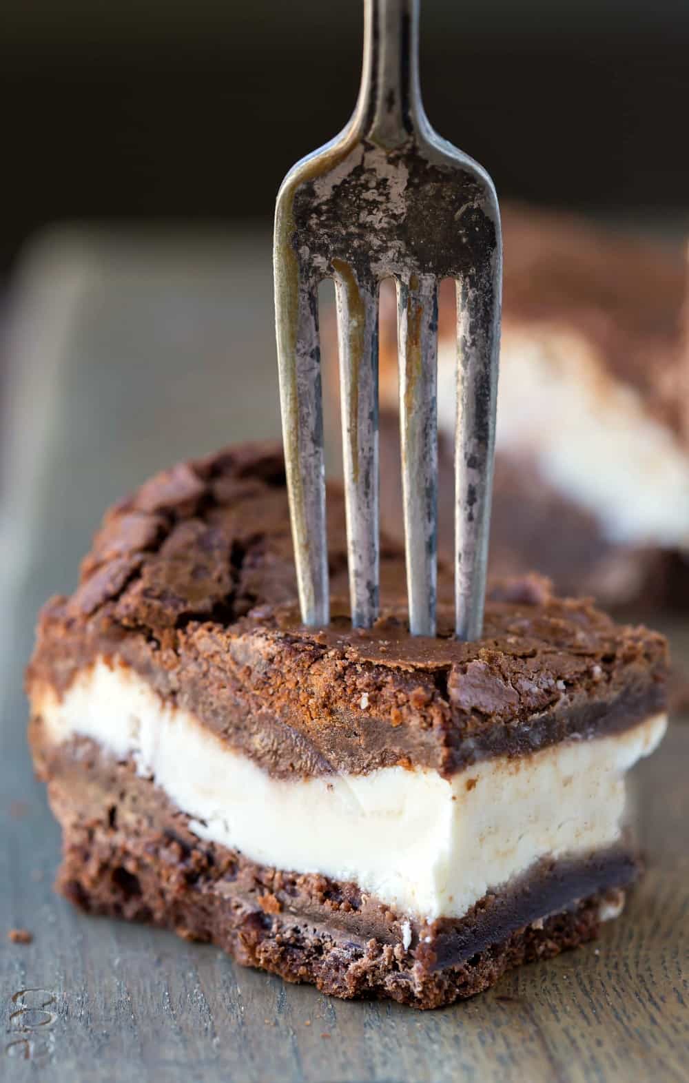 Frozen Cheesecake Brownies - I Heart Eating