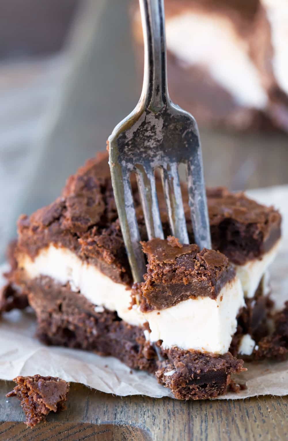 Frozen Cheesecake Brownies - I Heart Eating