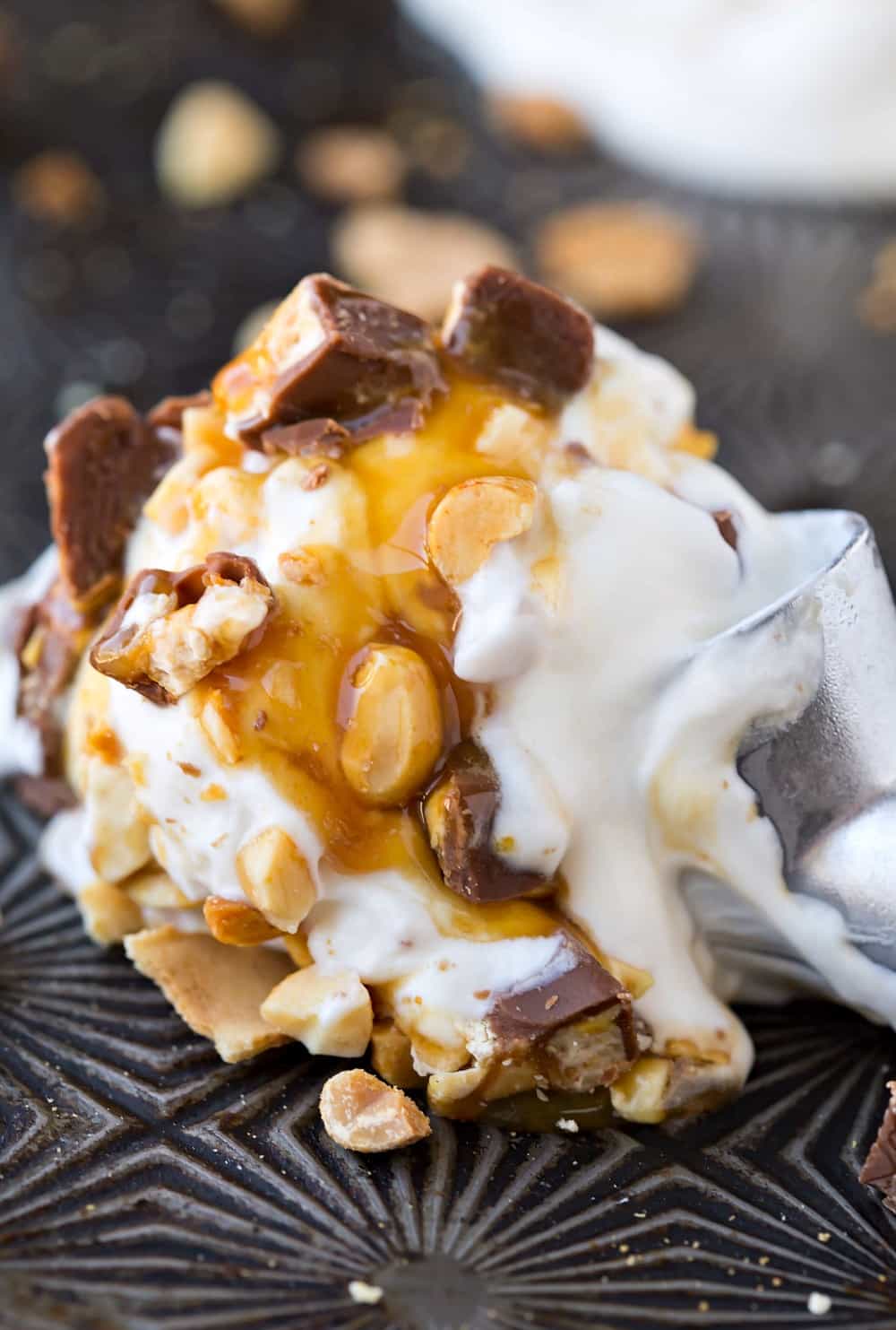 SNICKERS NoChurn Ice Cream Recipe I Heart Eating
