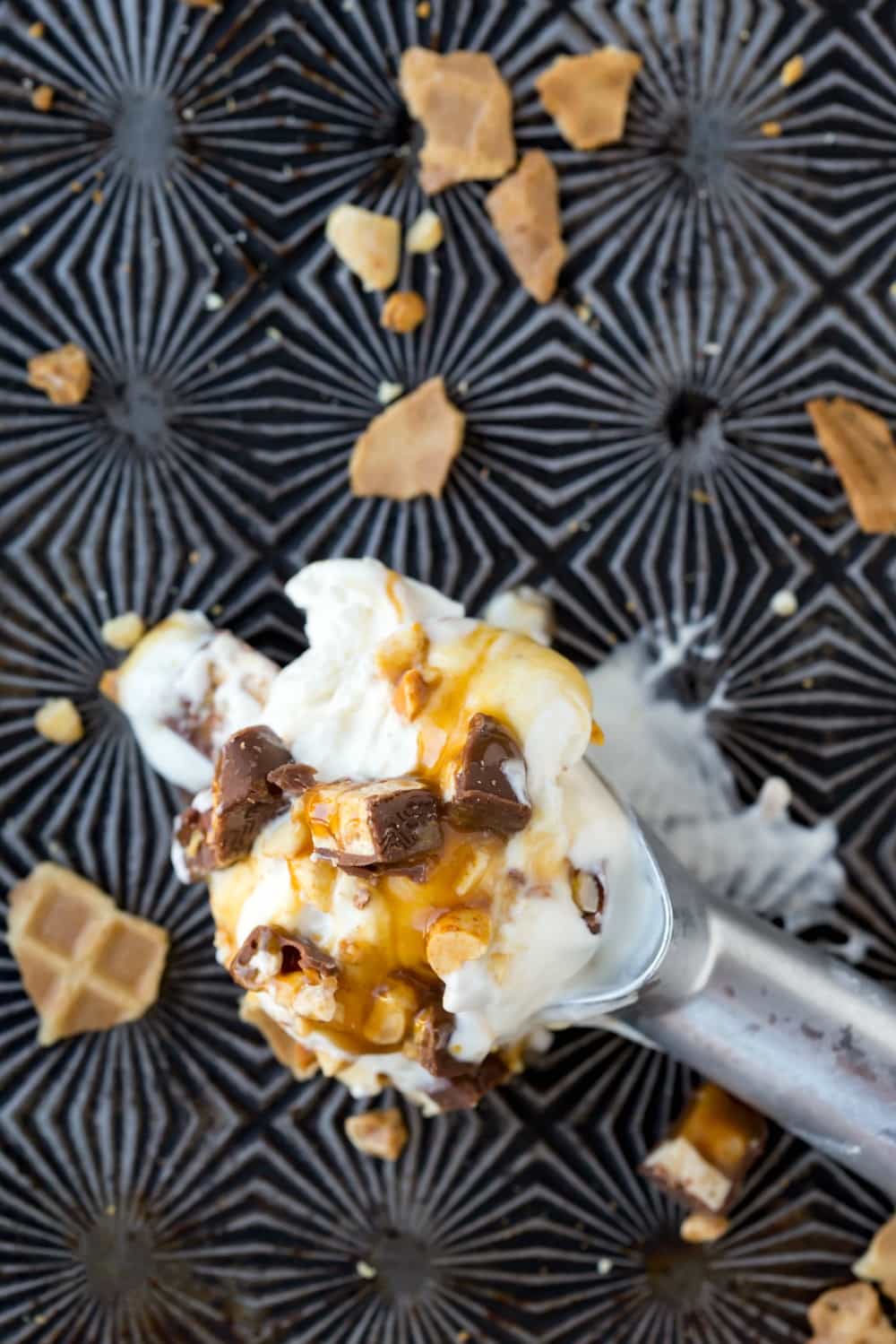 SNICKERS NoChurn Ice Cream Recipe I Heart Eating