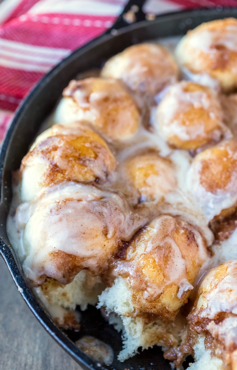 Cinnamon Roll Bites I Heart Eating