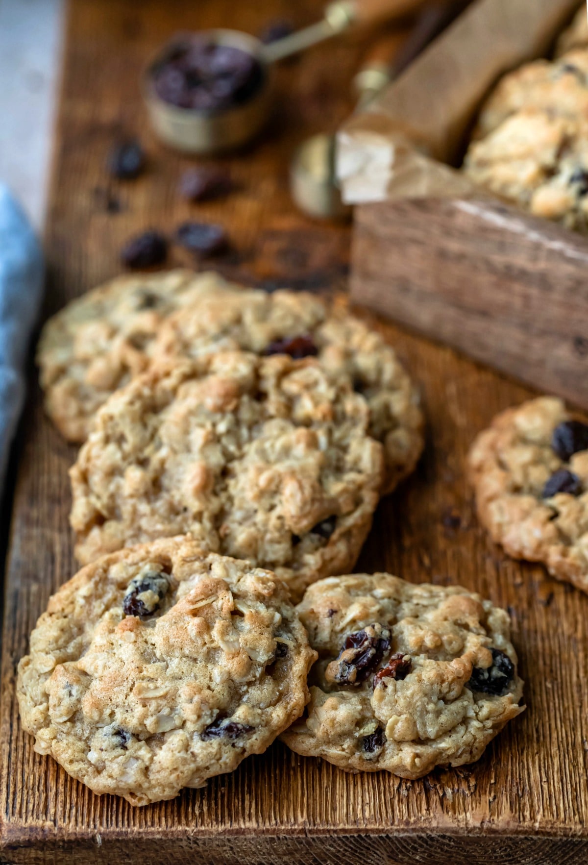 Soft & Chewy Oatmeal Raisin Cookies - I Heart Eating