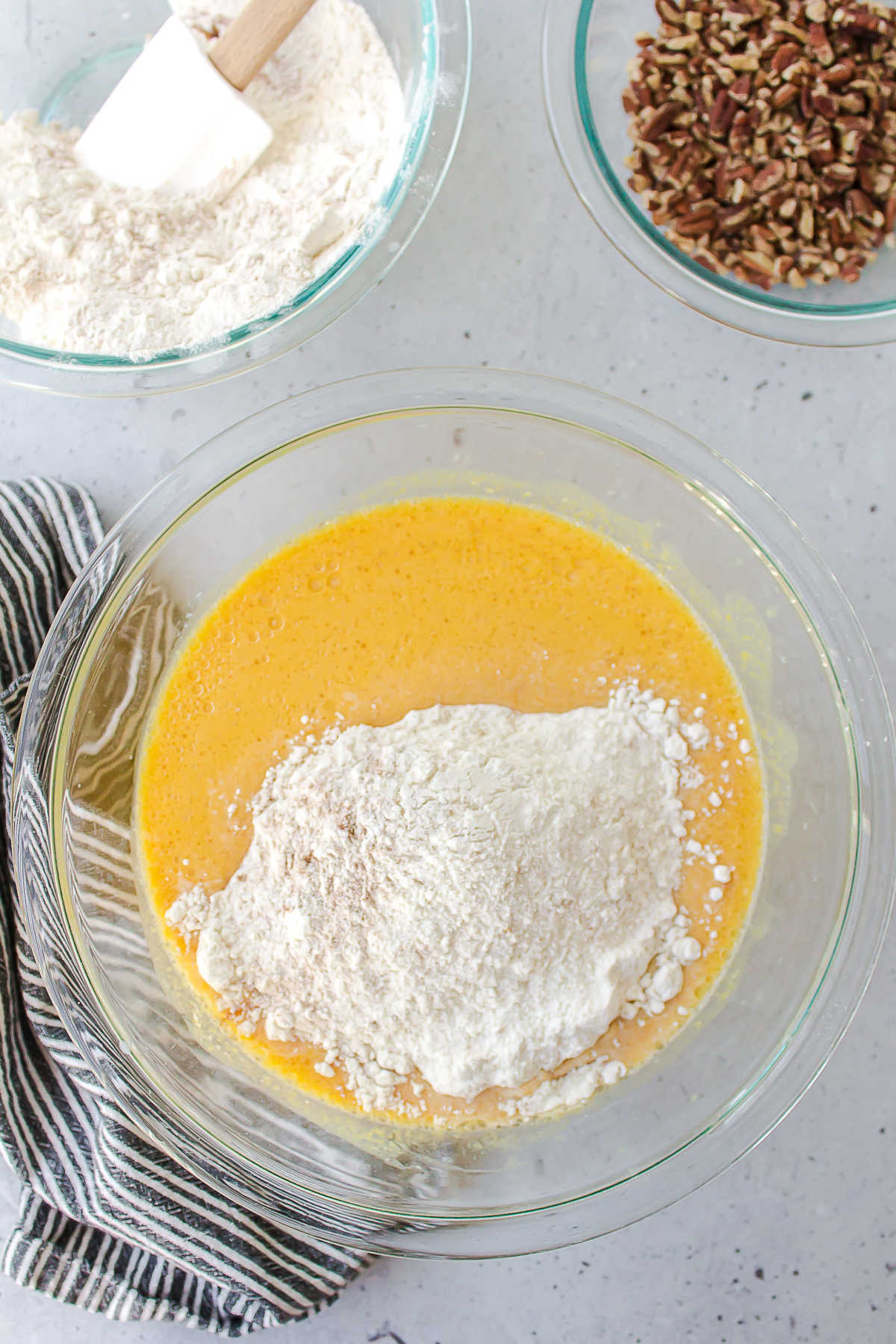 Dry ingredients in pumpkin puree mix. 