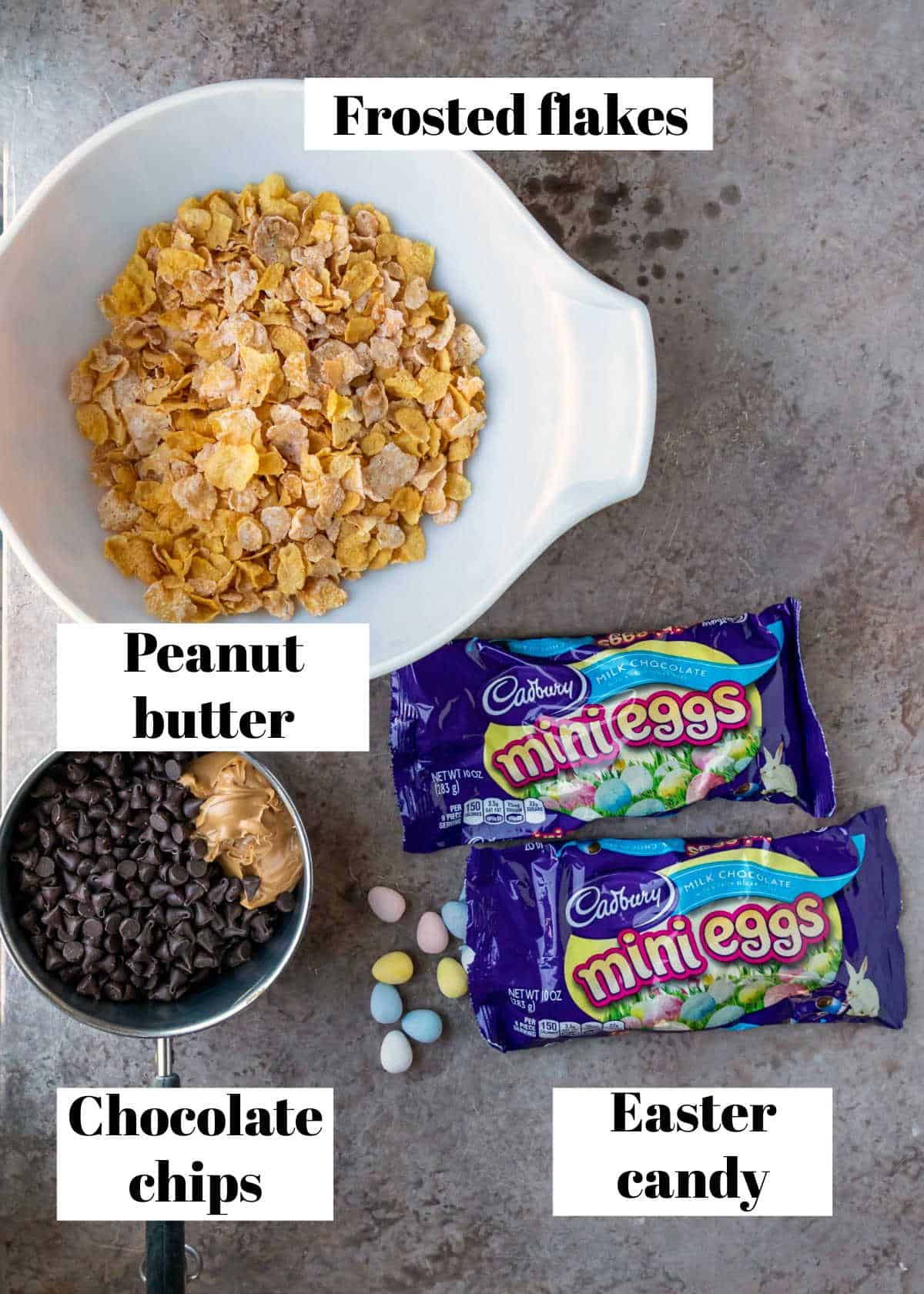 Bird's nest ingredients in bowls.