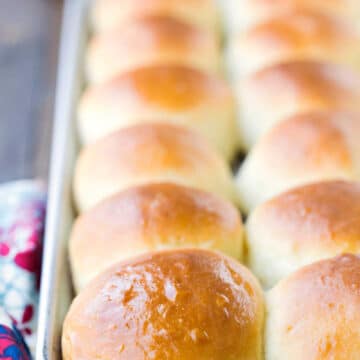 Hawaiian rolls on a baking tray