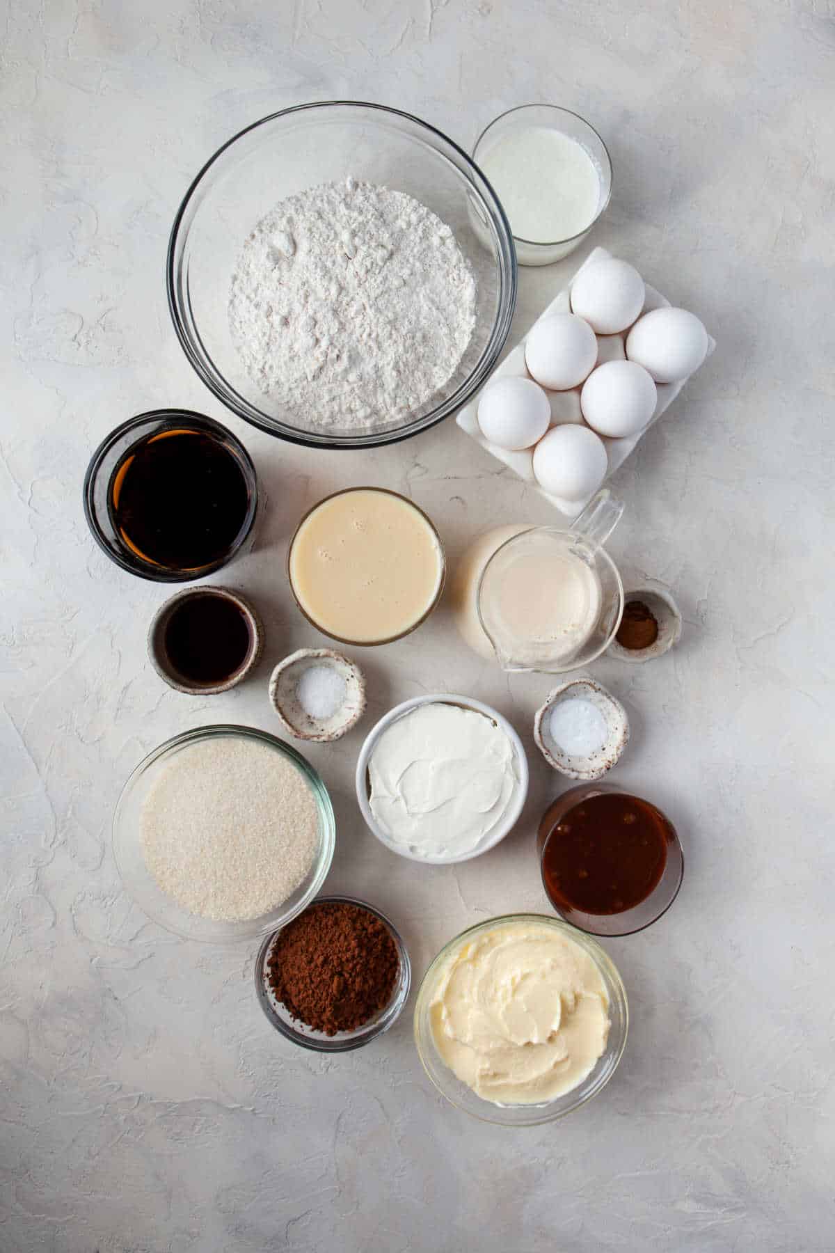 Ingredients for chocoflan in dishes. 