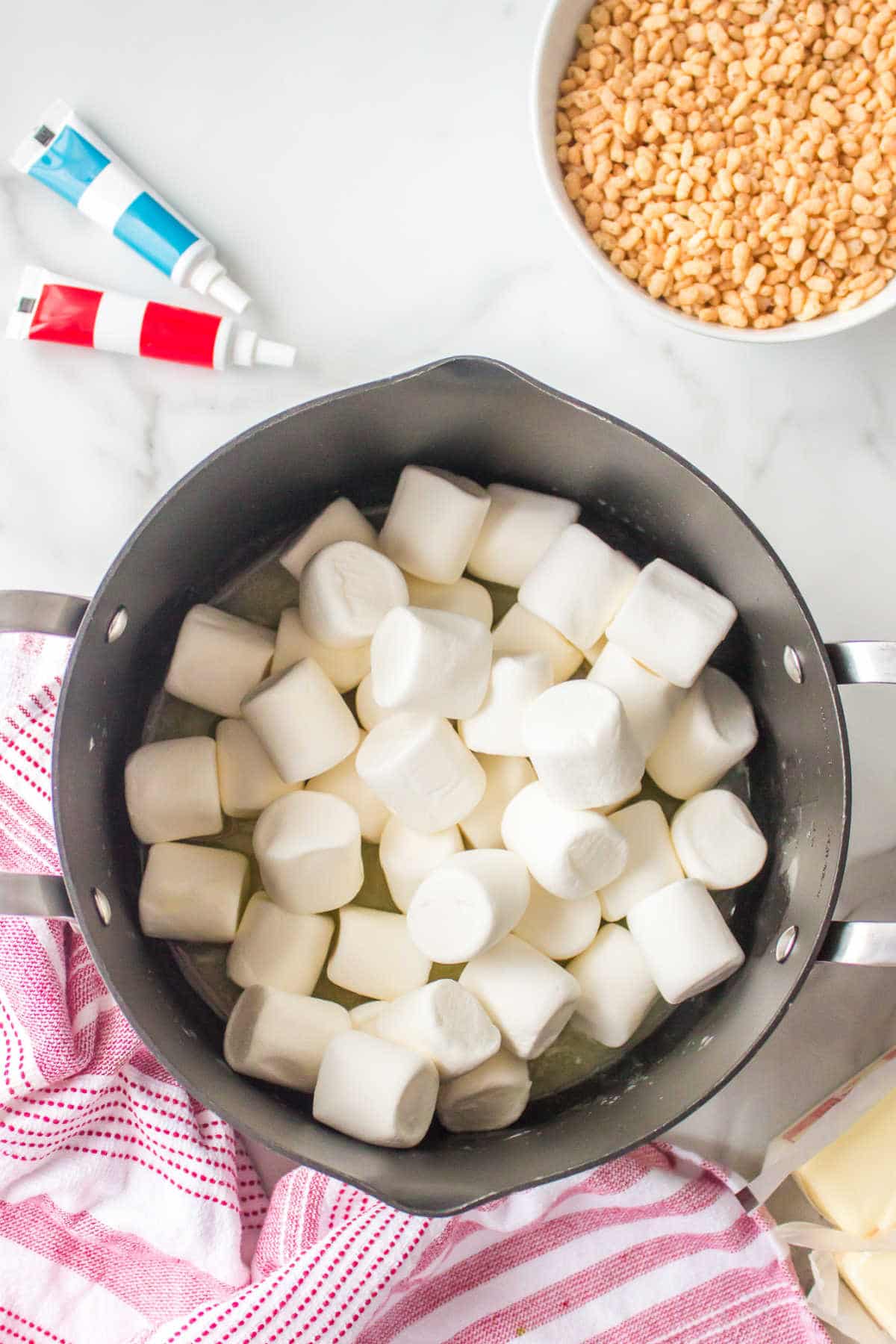 Marshmallows in a large saucepan.