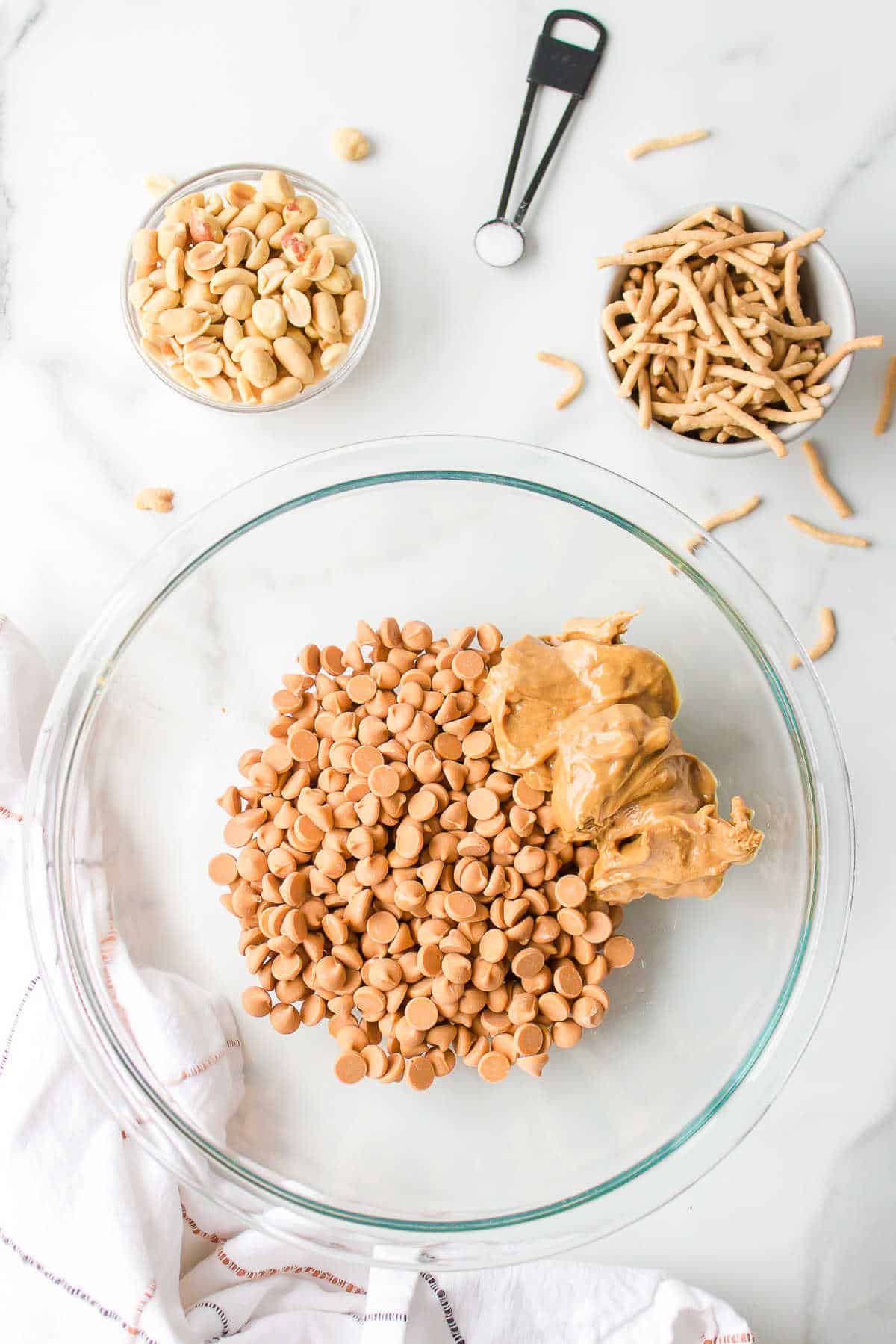 Ingredients for haystack cookies in dishes.