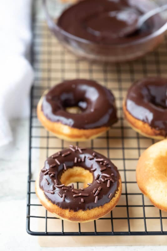 Baked Donuts with Chocolate Glaze - I Heart Eating