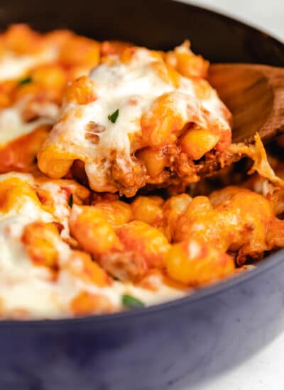 https://www.ihearteating.com/wp-content/uploads/2023/02/baked-gnocchi-10-1200-400x550.jpg