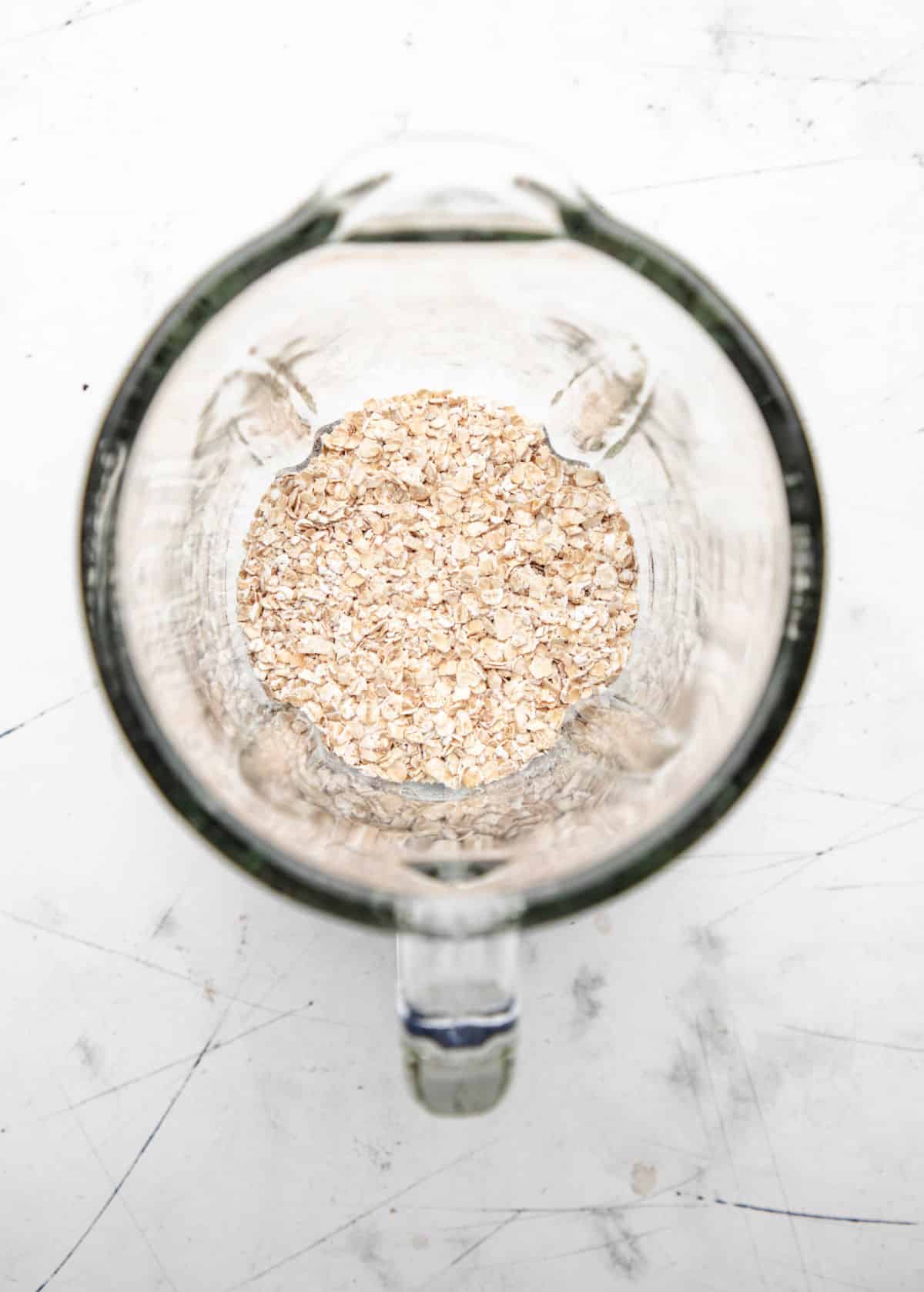 Oats in a blender. 