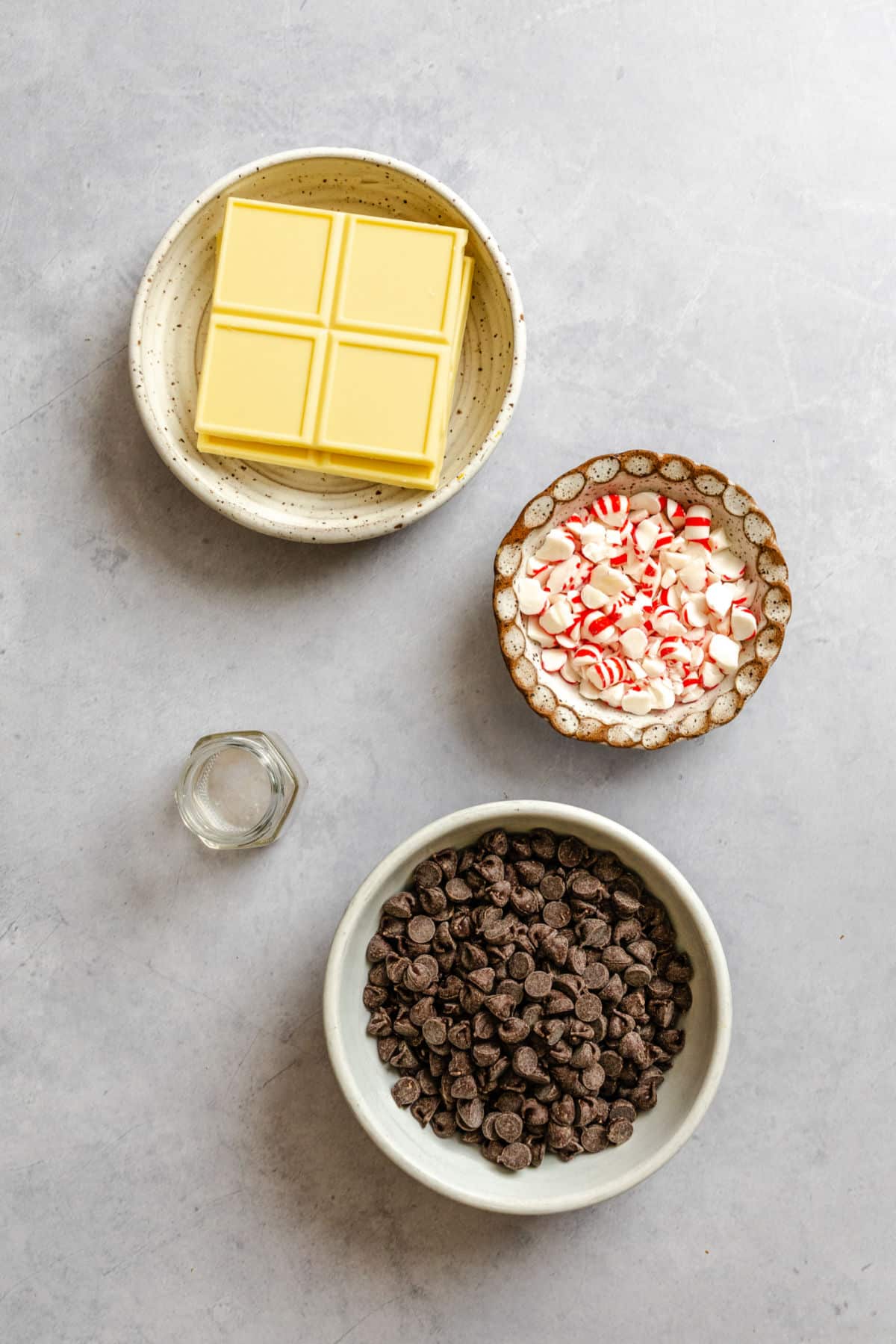 Ingredients for peppermint bar in dishes. 